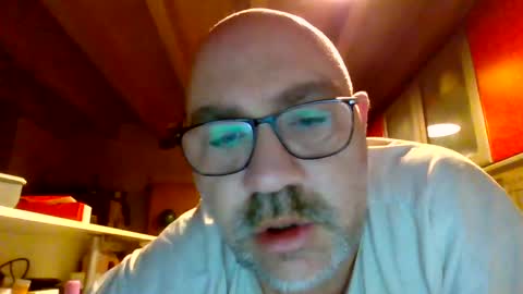 lover010983 online show from February 21, 5:13 am