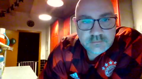 lover010983 online show from February 15, 5:09 am