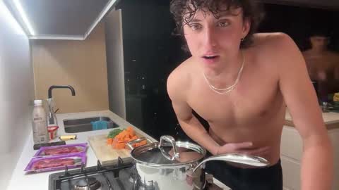 Snapshot of loves_leo chatting on September 29, 1:19 pm Leo Loves online show from September 29, 1:19 pm