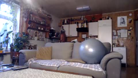 Snapshot of lovetobenaked10 chatting on February 6, 4:14 pm aaron online show from February 6, 4:14 pm