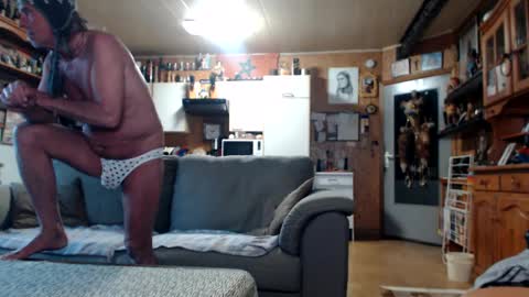 Snapshot of lovetobenaked10 chatting on January 20, 12:49 pm aaron online show from January 20, 12:49 pm