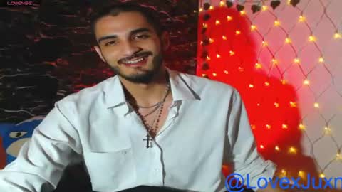 lovexjuxn77 online show from July 17, 11:22 pm