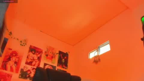 lovexjuxn77 online show from January 12, 7:18 pm