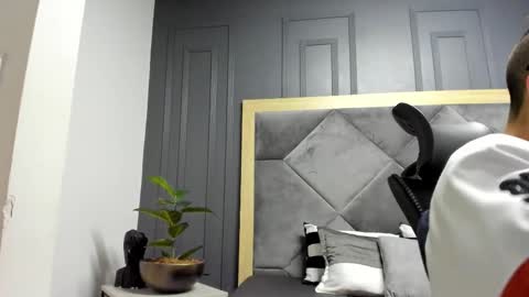 luca_morettii online show from December 20, 12:56 pm