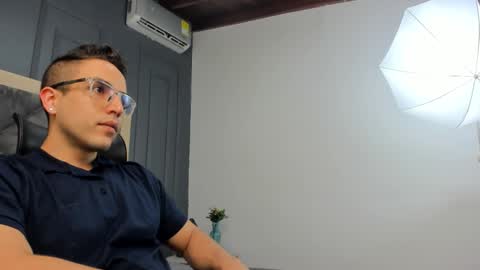 luca_morettii online show from January 13, 12:04 am