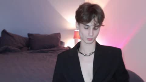 lucacharm online show from January 16, 9:30 pm