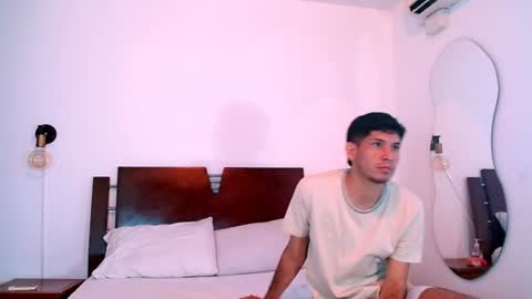 lucas_dream online show from July 12, 1:35 pm