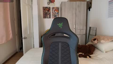 lucas_xo online show from April 2, 2:53 am