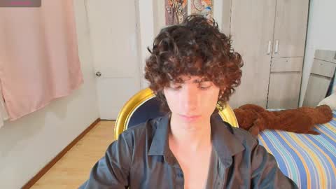 lucas_xo online show from November 25, 4:25 am