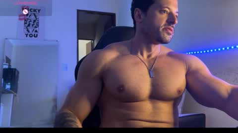 lucasfit24 online show from February 18, 2:58 pm