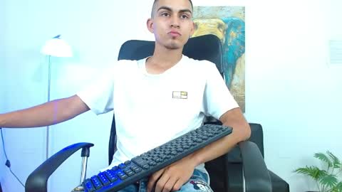 Lucas online show from April 7, 11:05 pm