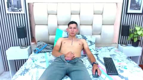 MAXXX online show from November 26, 6:00 pm