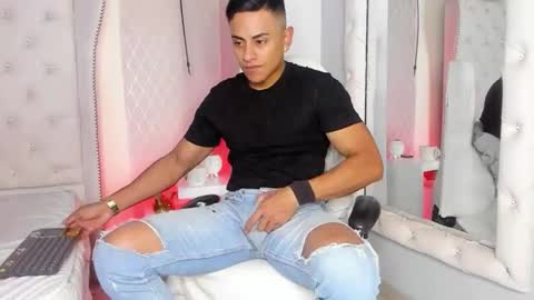 Leo online show from February 10, 11:37 am