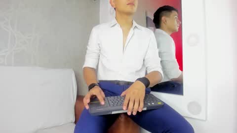 Leo online show from February 18, 11:11 am