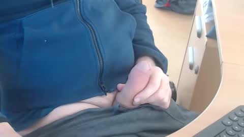 Snapshot of lud1967 chatting on December 31, 10:37 am lud1967 online show from December 31, 10:37 am