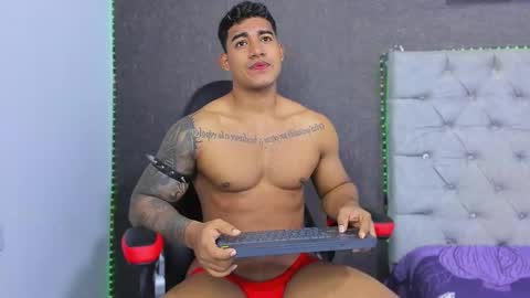 Luigi Independent model online show from November 10, 11:37 am