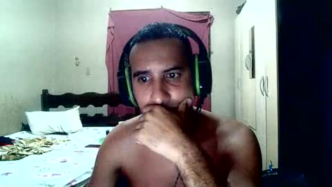 luis180739 online show from January 8, 2:39 am