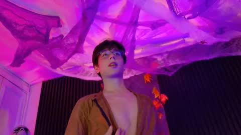 luixdust1 online show from October 2, 4:27 am