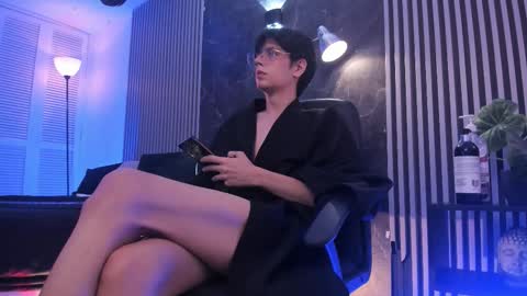 luixdust1 online show from October 11, 6:39 am