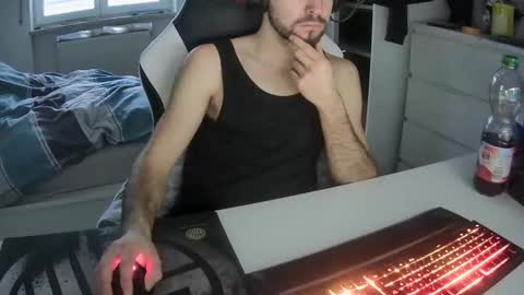 lukasschoetz online show from January 13, 2:53 pm