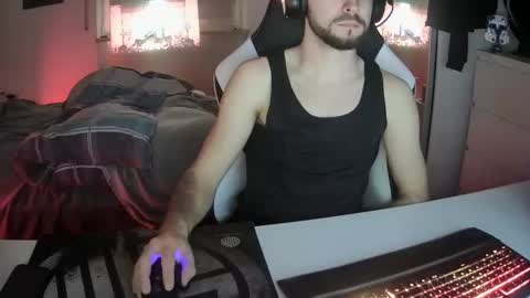 lukasschoetz online show from February 14, 8:05 pm