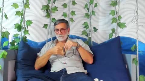 Luke Crews online show from March 3, 6:50 pm