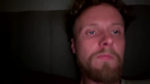 lukeeeeey96 online show from December 18, 10:17 pm