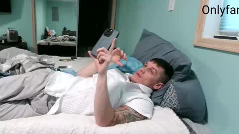 Snapshot of lustlivenow chatting on October 20, 8:24 pm  GUY ---  GIRL online show from October 20, 8:24 pm