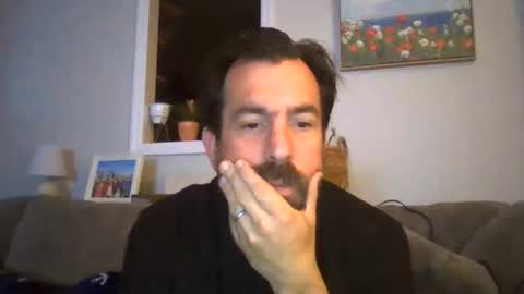 Luv2likslit online show from May 3, 8:17 am