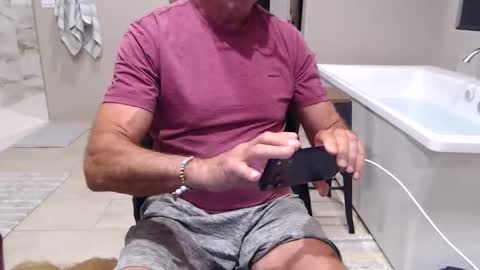 luv_missle online show from April 26, 6:11 am