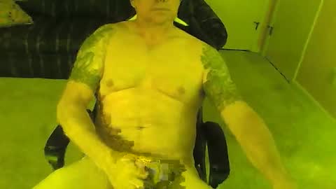 luvtoc2c1975 online show from December 3, 12:11 pm