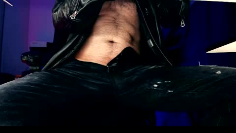 Im a   -  CAMGUY YOU  LIKE to FUCK online show from April 12, 10:43 pm