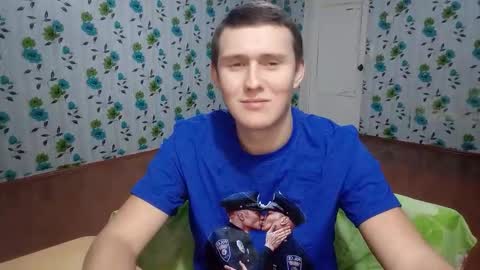 Snapshot of luxeboy_ chatting on October 22, 8:11 pm Mike online show from October 22, 8:11 pm