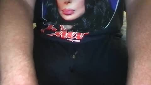 lvernon805 online show from December 31, 2:47 pm