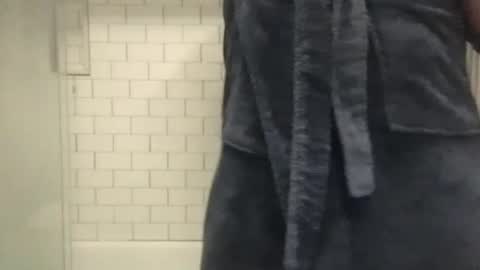 lvguynextdoor440656 online show from April 3, 1:24 am