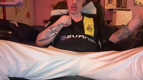 lwooda online show from February 24, 9:10 am