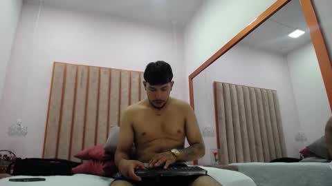 lyam_saenz online show from November 6, 11:52 pm