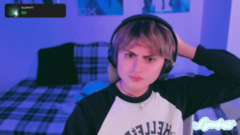 Lyodass online show from December 4, 2:42 am