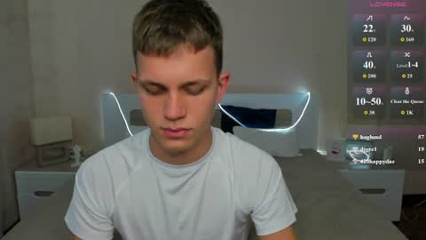 m0neyken_ online show from July 8, 7:34 am