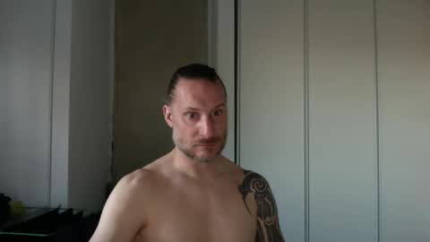 m4rduk online show from December 14, 2:35 pm