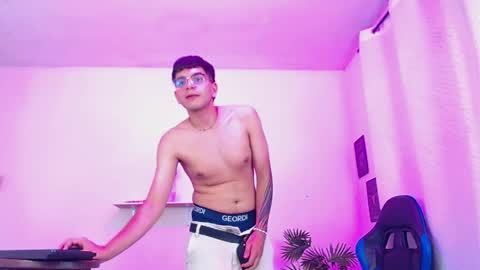 Max online show from April 14, 2:27 pm