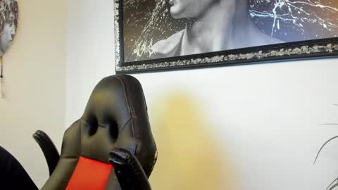 Snapshot of maddox_santana chatting on February 26, 12:27 am Maddox Santana online show from February 26, 12:27 am