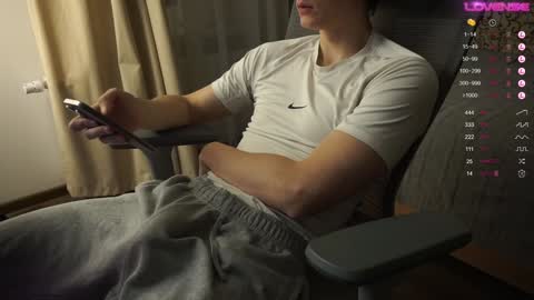 Mike XMaestro 3369 online show from December 9, 10:26 pm