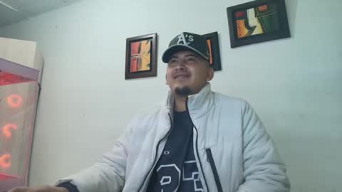 magic_milk23 online show from November 27, 4:38 am