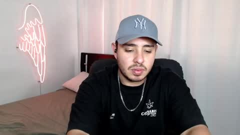 maison_xmed online show from April 17, 6:43 pm