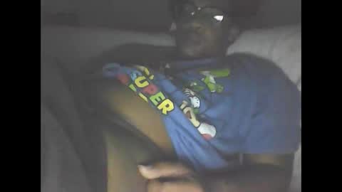 makemenutinmywifewhilewefuck online show from October 16, 11:57 pm