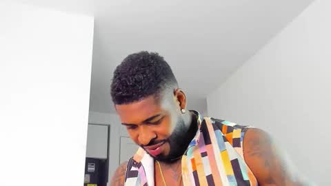 Makonnen online show from November 1, 3:21 am