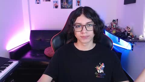 Snapshot of malik_harrison_ chatting on February 15, 3:06 pm Malik  online show from February 15, 3:06 pm