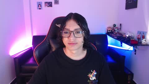 Snapshot of malik_harrison_ chatting on December 5, 2:11 pm Malik  online show from December 5, 2:11 pm