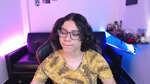 Snapshot of malik_harrison_ chatting on December 17, 2:55 pm Malik  online show from December 17, 2:55 pm